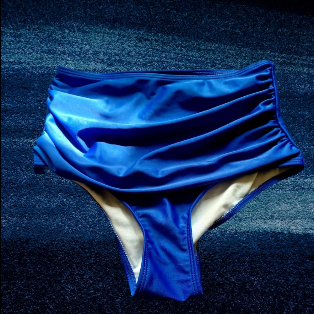 SPORLIKE RUCHED ROYAL BLUE BIKINI BOTTOM SIZE S  OR M